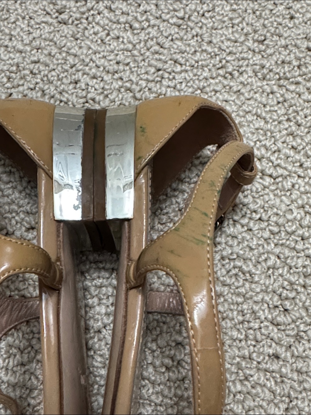 Miu Miu Nude/Tan Patent Leather Bow Thong Sandals - Picture 8 of 16